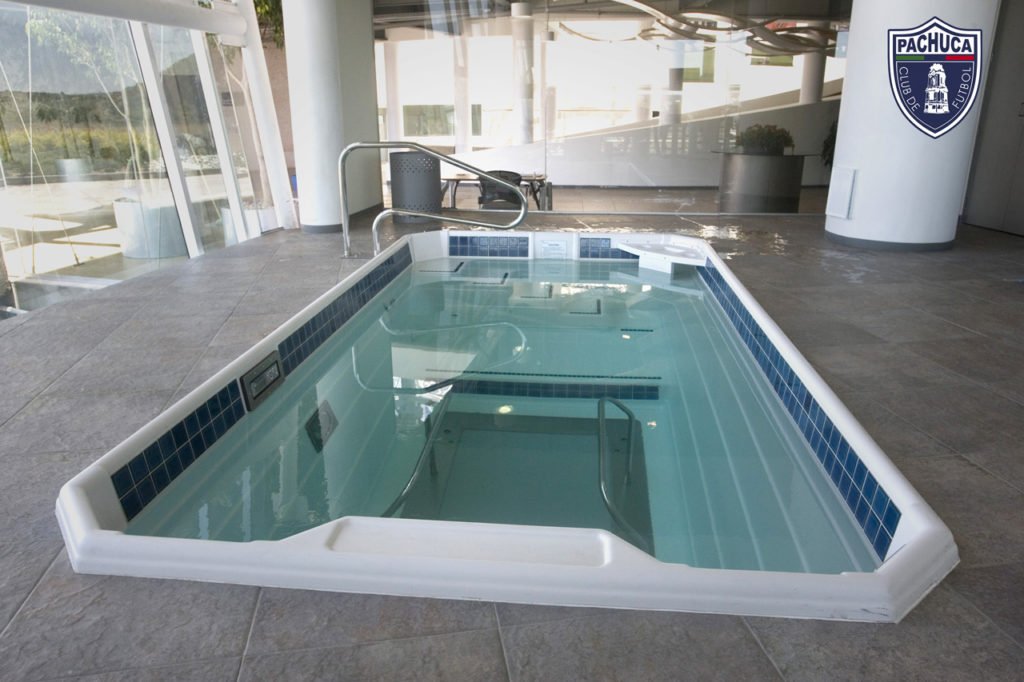 Tina de rehabilitación acuática